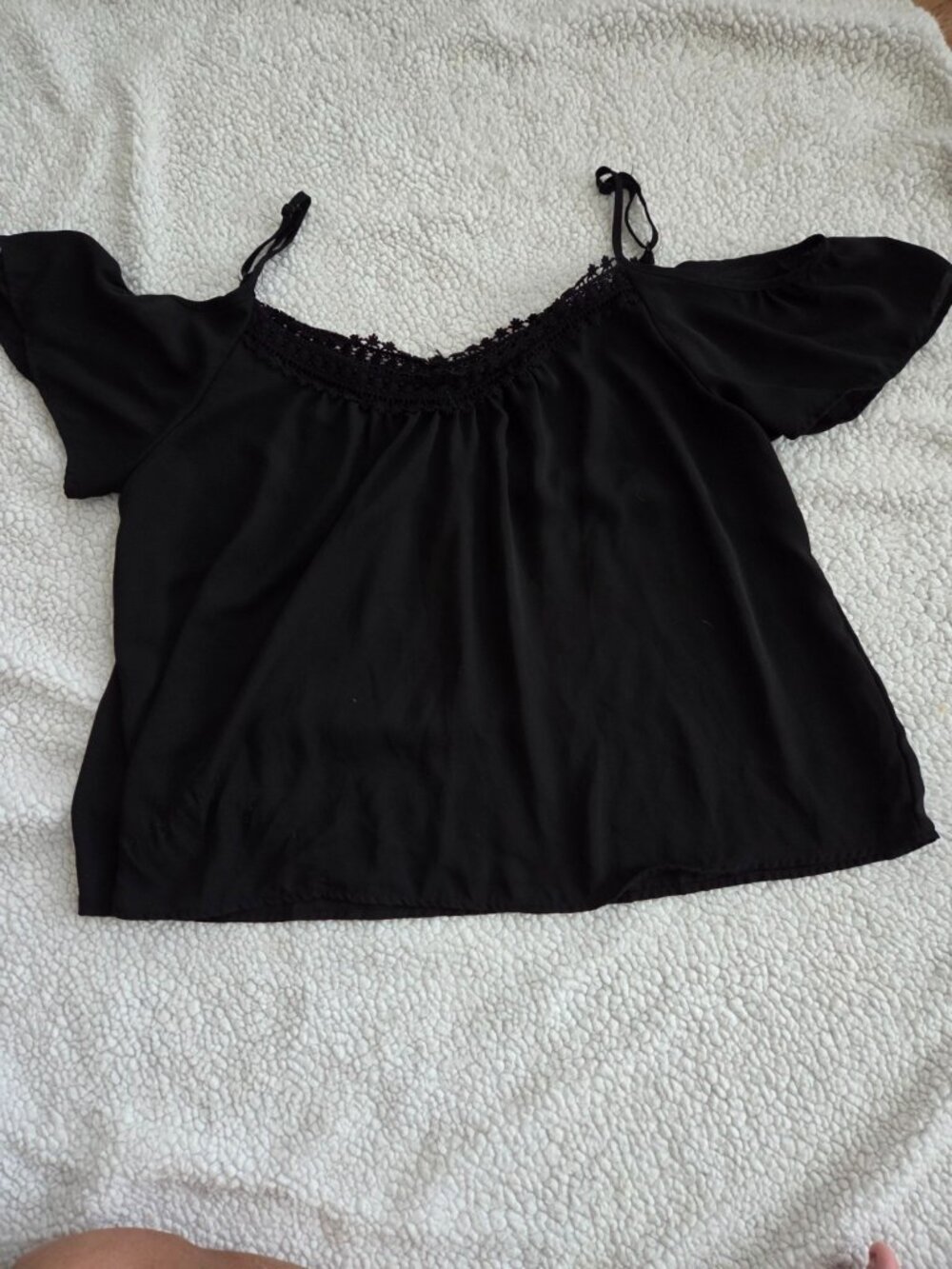 Black Off-the-Shoulder Lace Trim Blouse